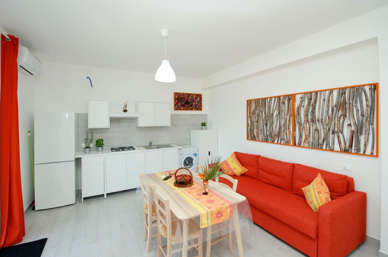 Villa Barbara...A 100 Passi Dal Mare!!!! ลาสการี ภายนอก รูปภาพ